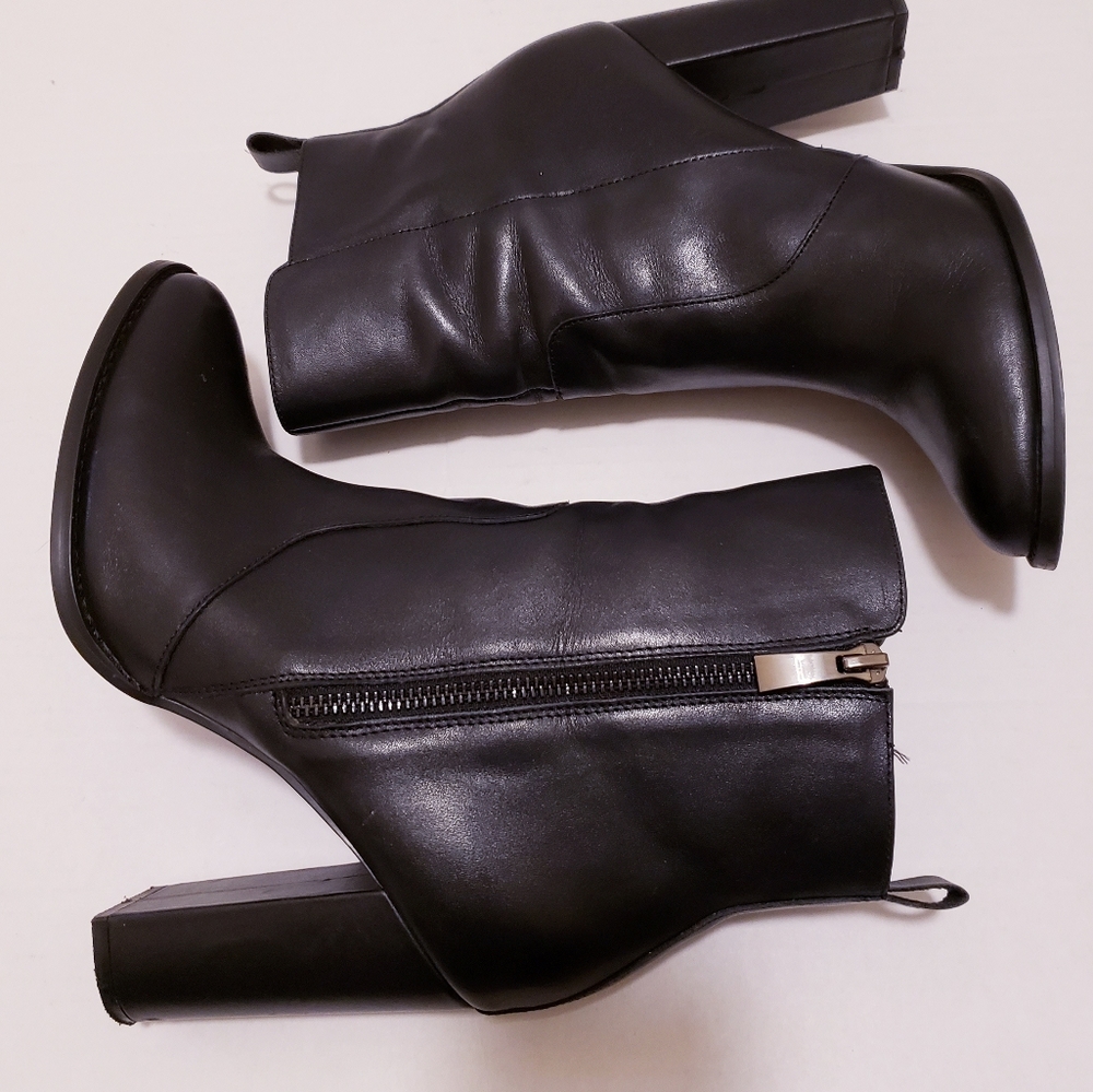 Steve Madden Women 9M Black Ankle Boots Roooler Leather Side Zip High Block Heel - Picture 2 of 12